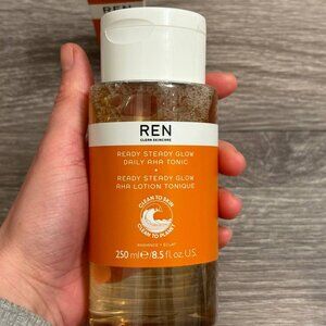 New REN Clean Skincare Ready Steady Glow Daily AHA Tonic 250 ml
